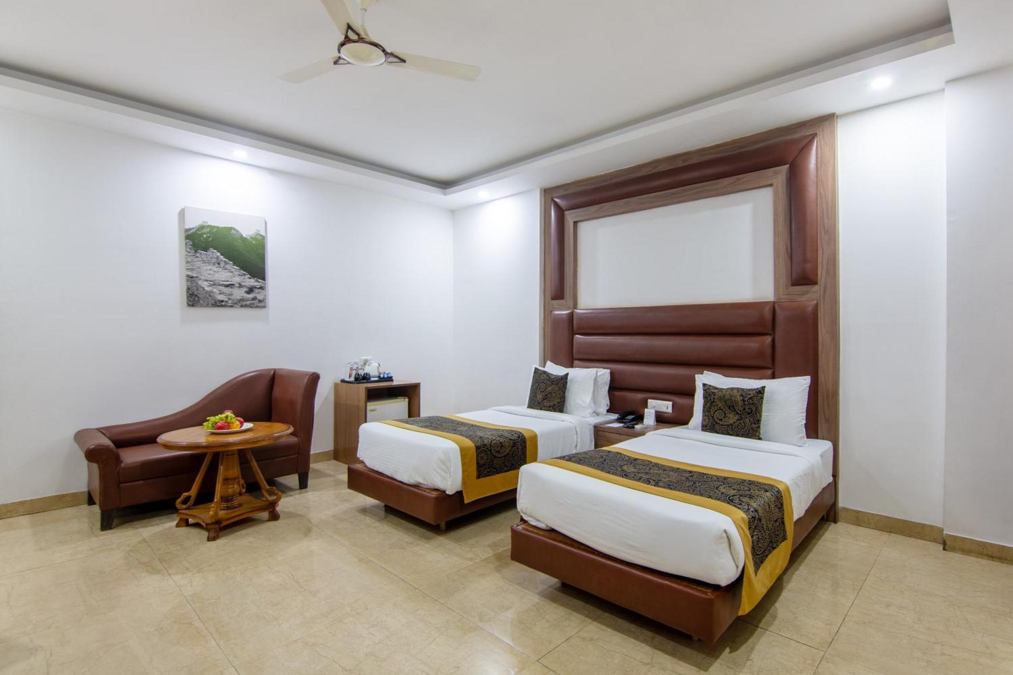 Hotel Lohmod At National Highway 8 - Free Airport Transffer New Delhi Exterior photo