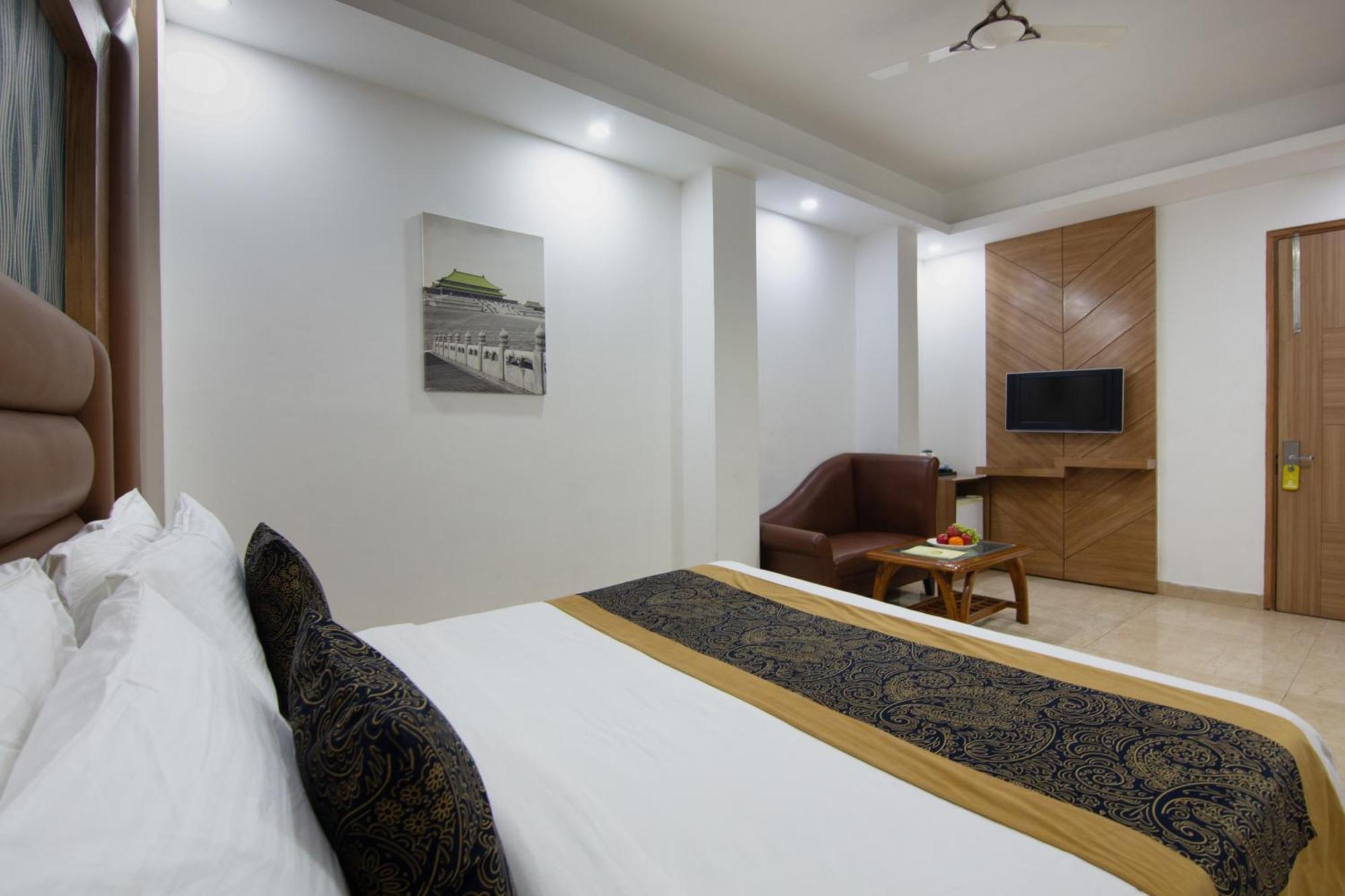 Hotel Lohmod At National Highway 8 - Free Airport Transffer New Delhi Exterior photo